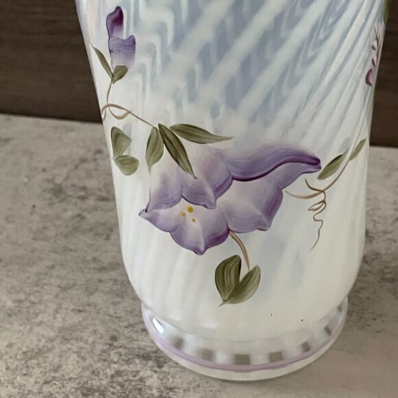 Vintage Fenton Heirloom Optic Glass Hand Painted Purple Flower Signed Vase 8" - Picture 5 of 10